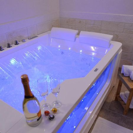 Suite Laurel Spa Con Idromassaggio Фазано Екстер'єр фото