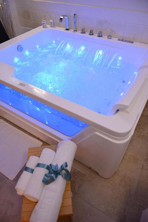 Suite Laurel Spa Con Idromassaggio Фазано Екстер'єр фото